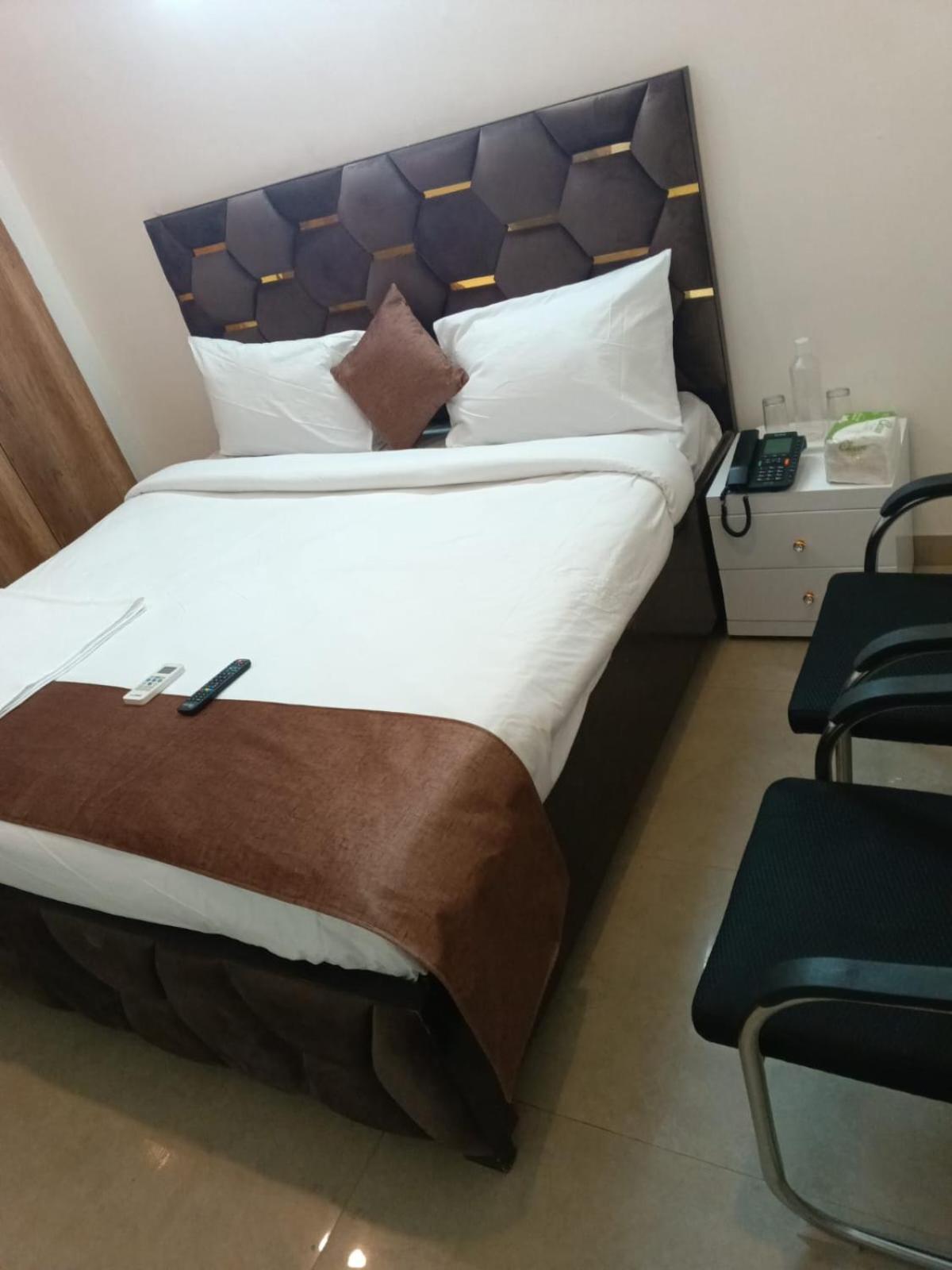 Soooper Hotel Gurgaon Zewnętrze zdjęcie