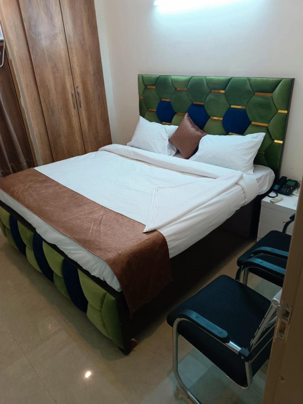 Soooper Hotel Gurgaon Zewnętrze zdjęcie
