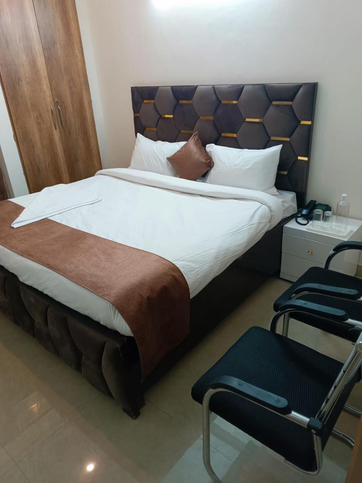 Soooper Hotel Gurgaon Zewnętrze zdjęcie